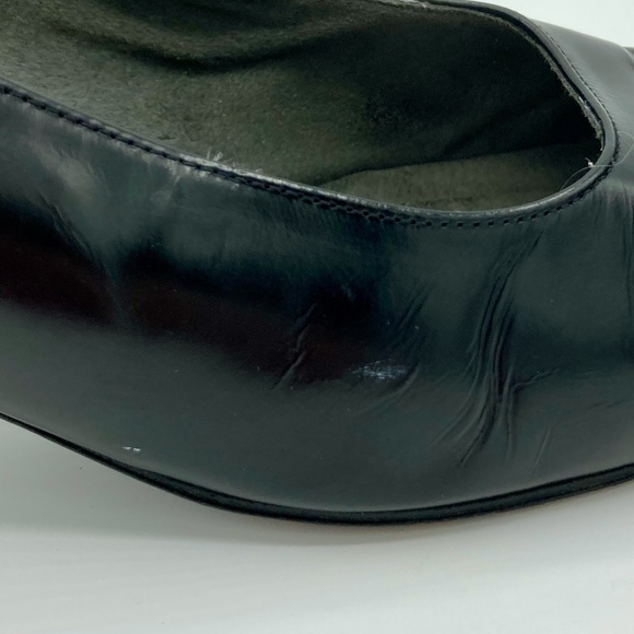 Vintage Stuart Weitzman Leather Pumps - Picture 8 of 11